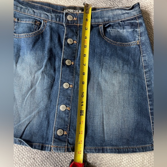 Express button front flared denim skirt, size 6 - Picture 5 of 5